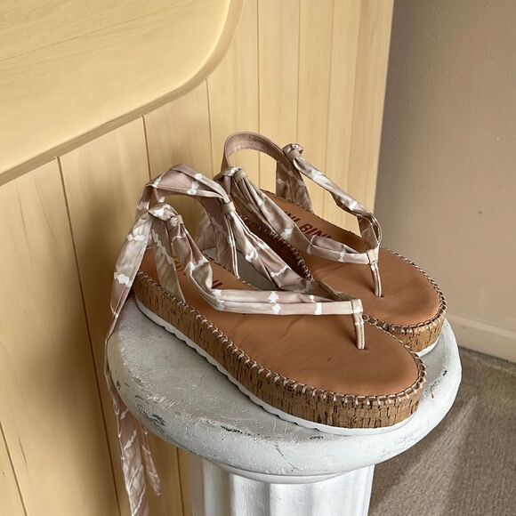 Women's Espadrille Platforms Gianni Bini Sandals Lace Up Ribbon Tie Tan Size 10 - Picture 1 of 5